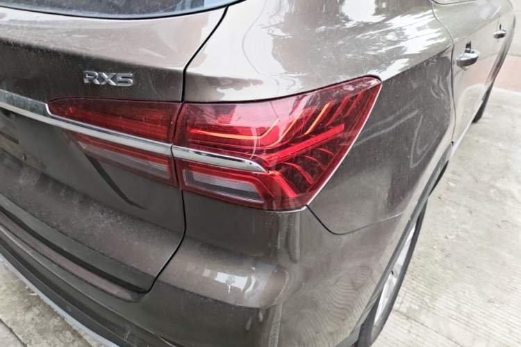 Used Roewe RX5 2018 20T Two-Wheel Drive Automatic Internet Smart Edition Right Rear Taillight