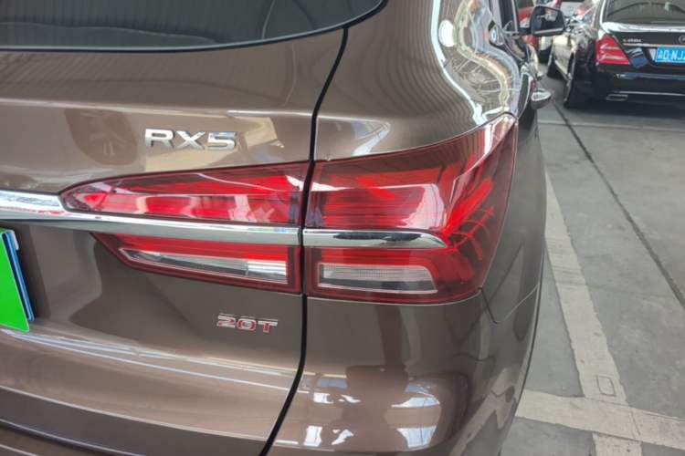 Used Roewe RX5 2018 20T Two-Wheel Drive Automatic Flagship Edition Right Rear Taillight