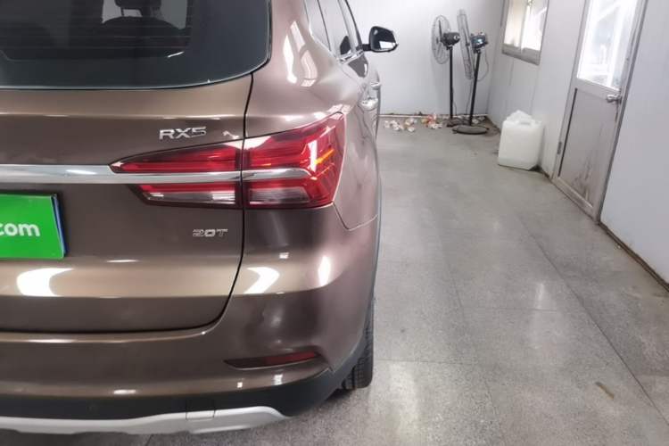 Used Roewe RX5 2018 20T Two-Wheel Drive Automatic Internet Smart Luxury Edition Right Rear Taillight