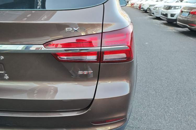 Used Roewe RX5 2018 20T Two-Wheel Drive Manual Flagship Edition Right Rear Taillight