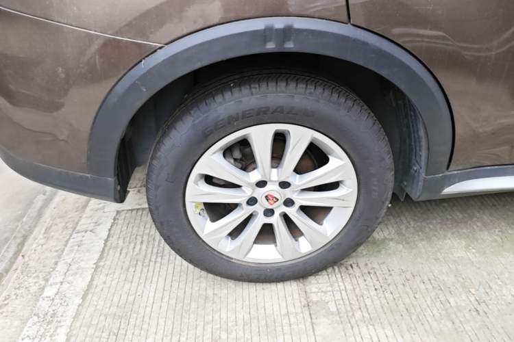 Used Roewe RX5 2018 20T Two-Wheel Drive Automatic Internet Smart Edition Right Rear Wheel Hub