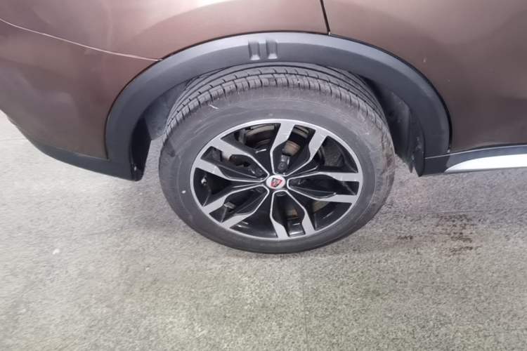 Used Roewe RX5 2018 20T Two-Wheel Drive Automatic Internet Smart Luxury Edition Right Rear Wheel Hub