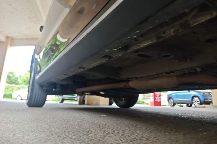 Used Roewe RX5 2018 20T Two-Wheel Drive Automatic Flagship Edition Right Side Sill