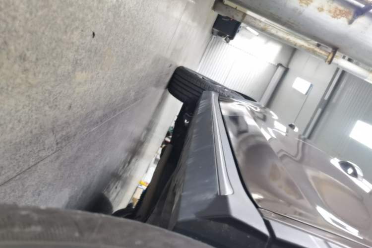 Used Roewe RX5 2018 20T Two-Wheel Drive Automatic Internet Smart Luxury Edition Right Side Sill