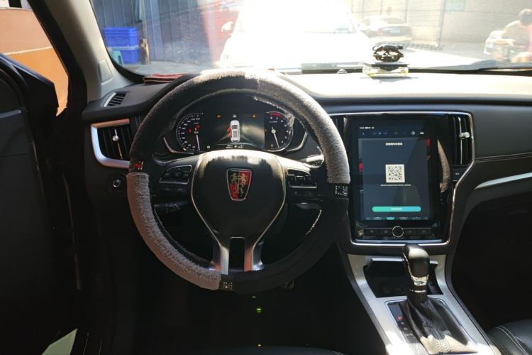 Used Roewe RX5 2018 20T Two-Wheel Drive Automatic Internet Smart Luxury Edition Steering Wheel