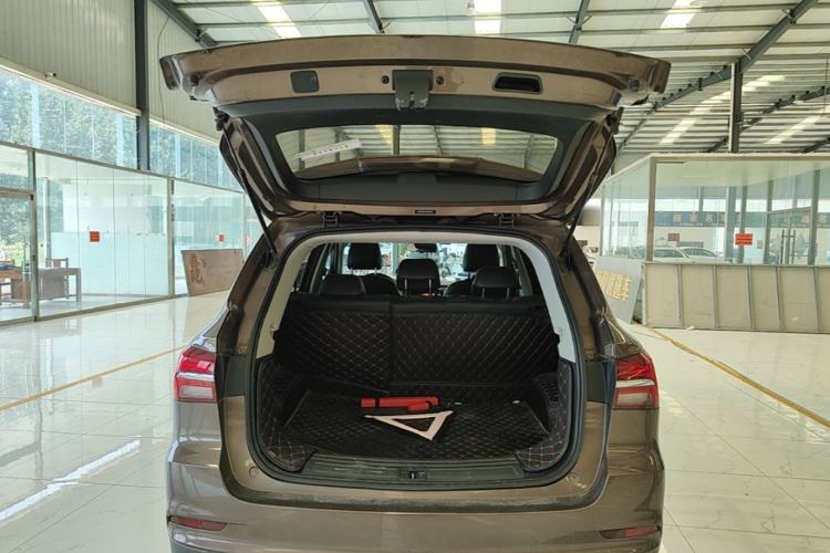 Used Roewe RX5 2018 20T Two-Wheel Drive Manual Flagship Edition Trunk