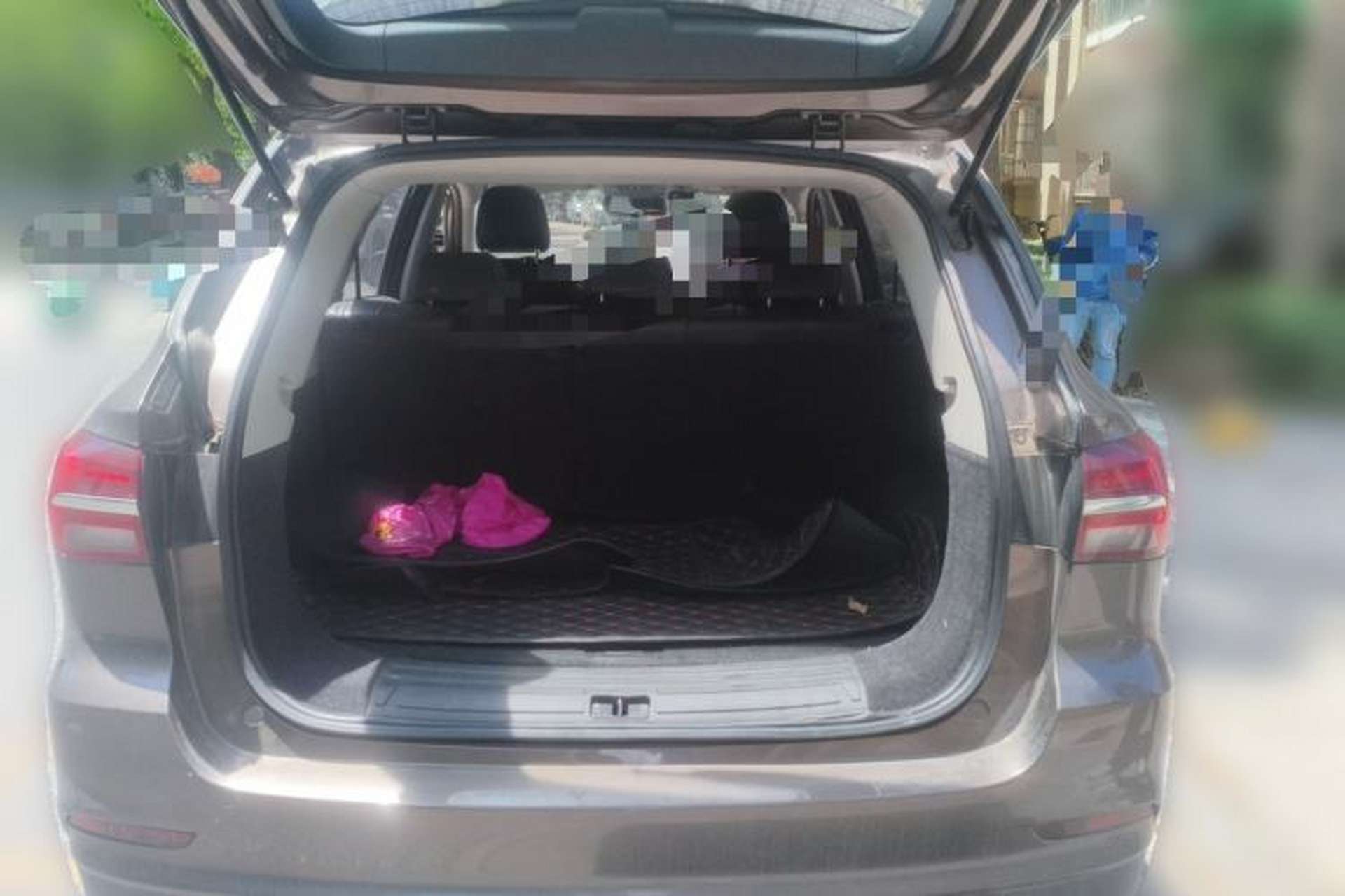Used Roewe RX5 2018 20T Two-Wheel Drive Automatic Internet Smart Edition Trunk