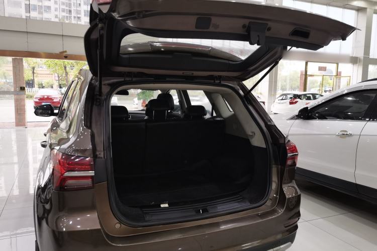 Used Roewe RX5 2018 20T Two-Wheel Drive Automatic Flagship Edition Trunk