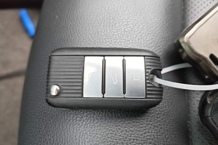 Used Roewe RX5 2018 20T Two-Wheel Drive Automatic Internet Smart Edition Vehicle Key