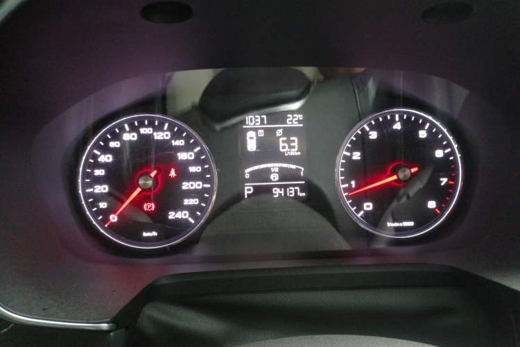 Used Roewe RX5 2018 20T Two-Wheel Drive Automatic Internet Smart Edition Instrument Cluster