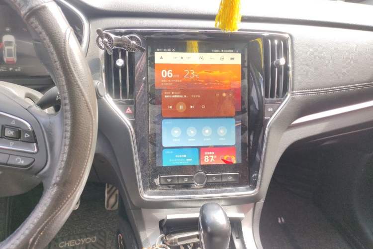 Used Roewe RX5 2018 20T Two-Wheel Drive Automatic Internet Smart Luxury Edition Audio And AC Panel