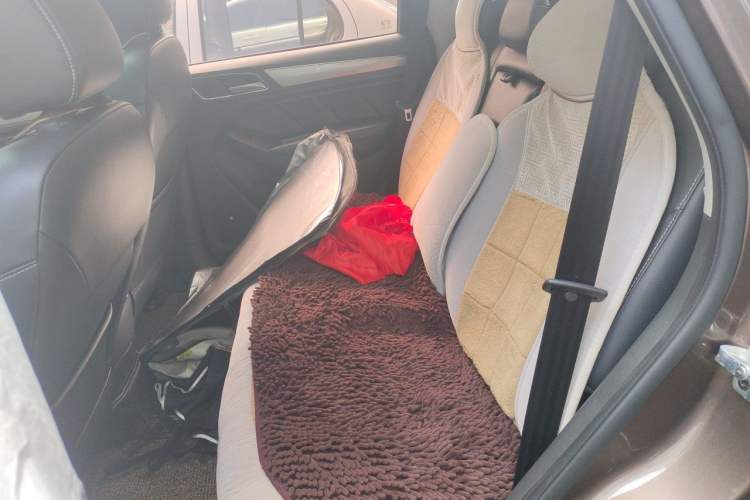 Used Roewe RX5 2018 20T Two-Wheel Drive Automatic Internet Smart Luxury Edition Left Rear Seat