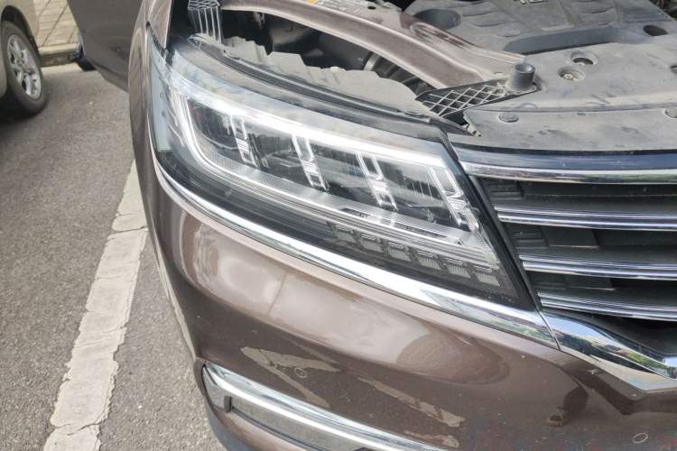 Used Roewe RX5 2018 20T Two-Wheel Drive Automatic Internet Smart Luxury Edition Right Front Headlight