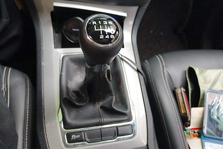 Used Roewe RX5 2018 20T Two-Wheel Drive Manual Internet Elite Edition Gear Lever