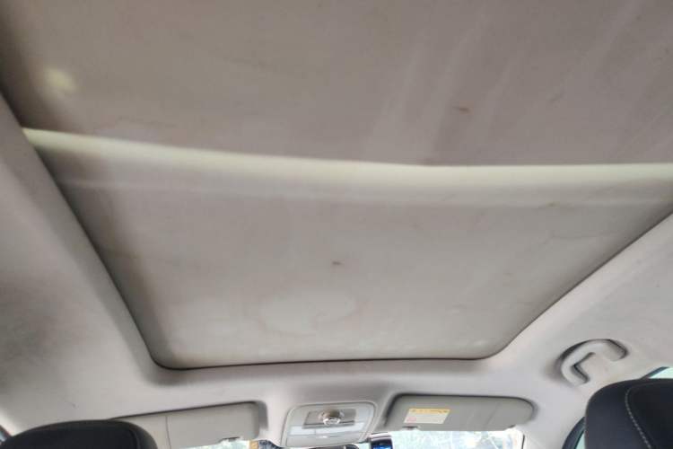 Used Roewe RX5 2018 20T Two-Wheel Drive Manual Flagship Edition Headliner