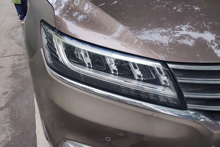 Used Roewe RX5 2018 20T Two-Wheel Drive Automatic Internet Smart Luxury Edition Right Front Headlight