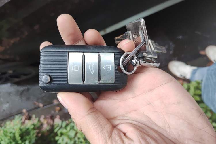 Used Roewe RX5 2018 20T Two-Wheel Drive Automatic Internet Smart Luxury Edition Vehicle Key