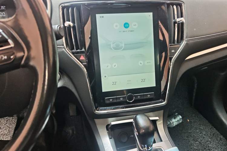 Used Roewe RX5 2018 20T Two-Wheel Drive Automatic Internet Smart Edition Audio And AC Panel