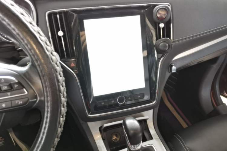 Used Roewe RX5 2018 20T Two-Wheel Drive Automatic Internet Smart Edition Audio And AC Panel