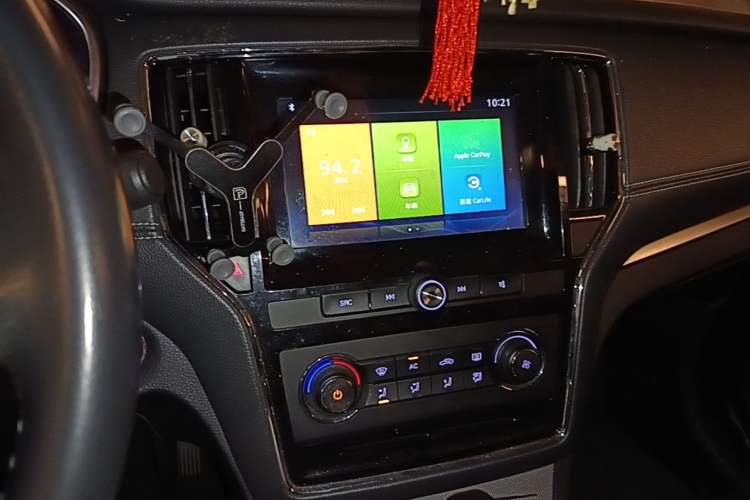 Used Roewe RX5 2018 20T Two-Wheel Drive Automatic Flagship Edition Audio And AC Panel