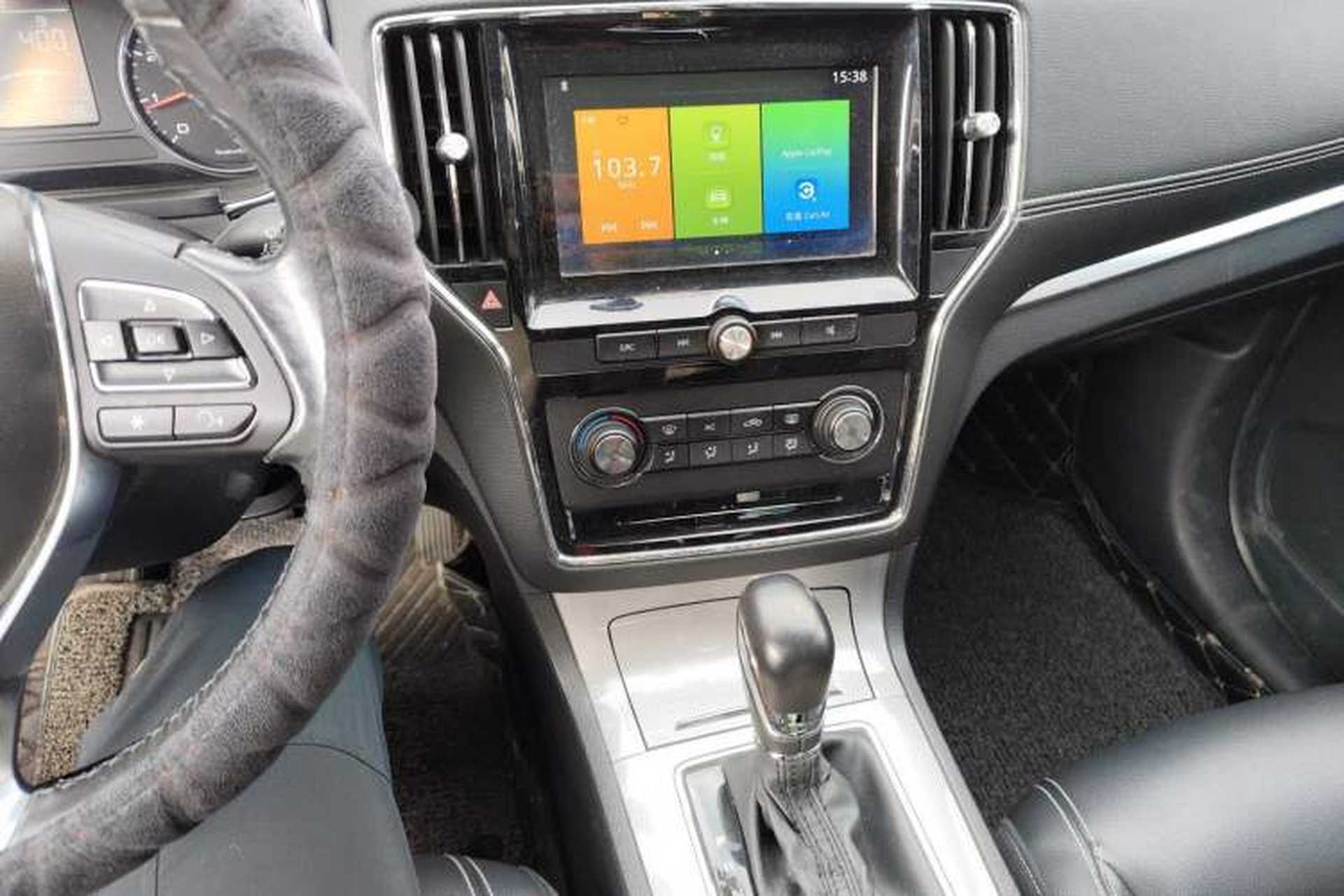 Used Roewe RX5 2018 20T Two-Wheel Drive Automatic Flagship Edition Audio And AC Panel