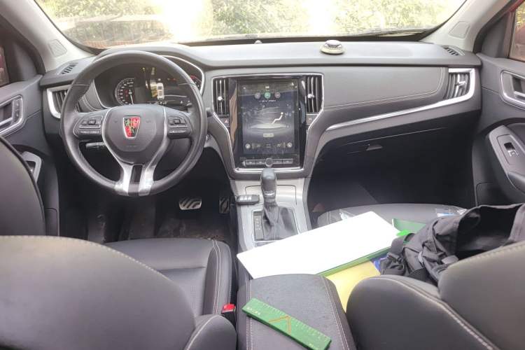 Used Roewe RX5 2018 20T Two-Wheel Drive Automatic Internet Smart Luxury Edition Center Console