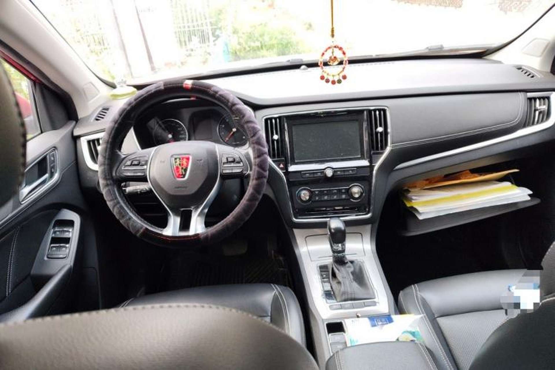Used Roewe RX5 2018 20T Two-Wheel Drive Automatic Flagship Edition Center Console