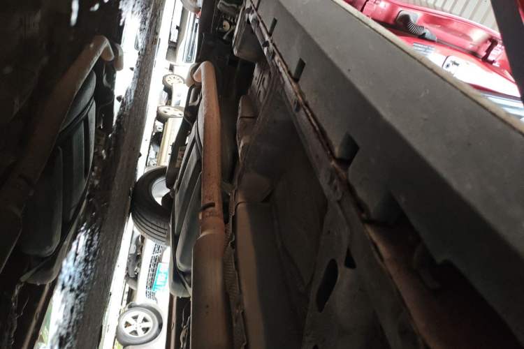 Used Roewe RX5 2018 30T Two-Wheel Drive Automatic Internet Platinum Edition Chassis Front Right