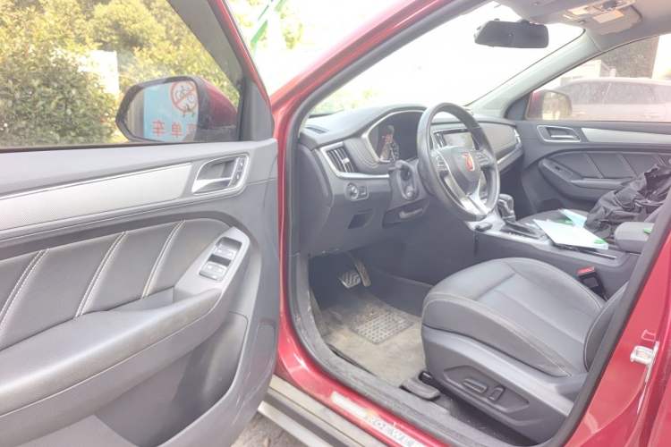 Used Roewe RX5 2018 20T Two-Wheel Drive Automatic Internet Smart Luxury Edition Driver Seat