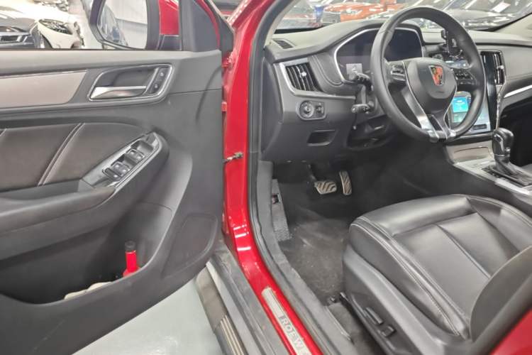 Used Roewe RX5 2018 30T Two-Wheel Drive Automatic Internet Smart Edition Driver Seat