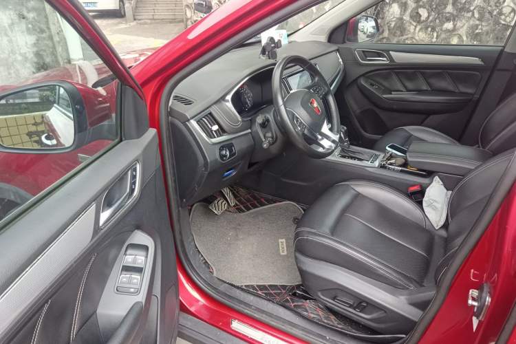 Used Roewe RX5 2018 20T Two-Wheel Drive Automatic Internet Smart Luxury Edition Driver Seat