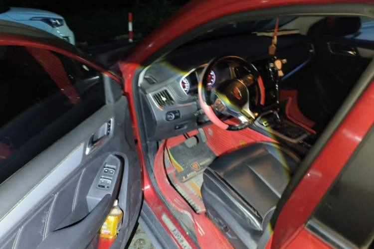 Used Roewe RX5 2018 20T Two-Wheel Drive Automatic Flagship Edition Driver Seat