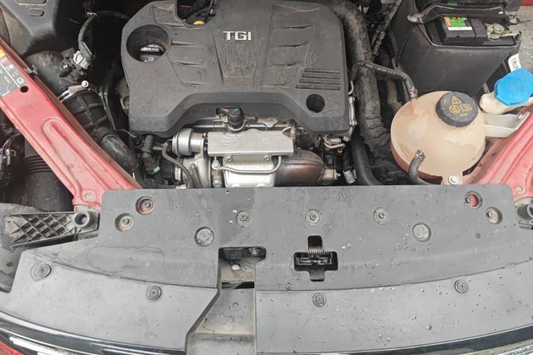 Used Roewe RX5 2018 20T Two-Wheel Drive Automatic Flagship Edition Engine Bay