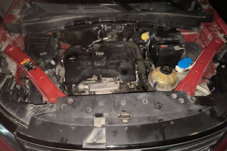 Used Roewe RX5 2018 20T Two-Wheel Drive Automatic Flagship Edition Engine Bay