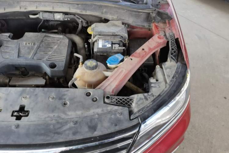 Used Roewe RX5 2018 20T Two-Wheel Drive Automatic Internet Smart Edition Engine Bay Left