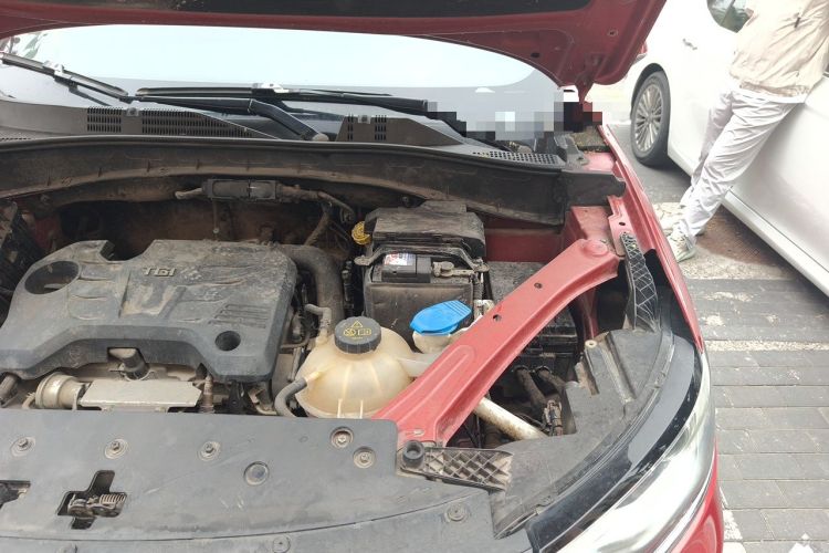 Used Roewe RX5 2018 20T Two-Wheel Drive Automatic Internet Smart Edition Engine Bay Left