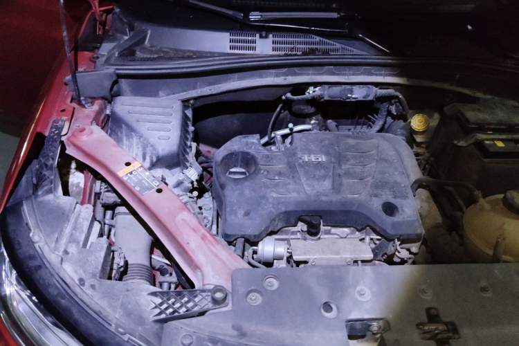 Used Roewe RX5 2018 20T Two-Wheel Drive Automatic Internet Smart Edition Engine Bay Right