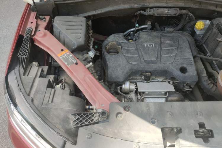 Used Roewe RX5 2018 20T Two-Wheel Drive Manual Internet Smart Edition Engine Bay Right
