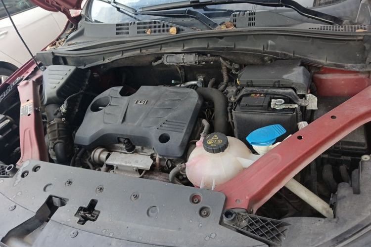Used Roewe RX5 2018 20T Two-Wheel Drive Automatic Flagship Edition Engine Bay