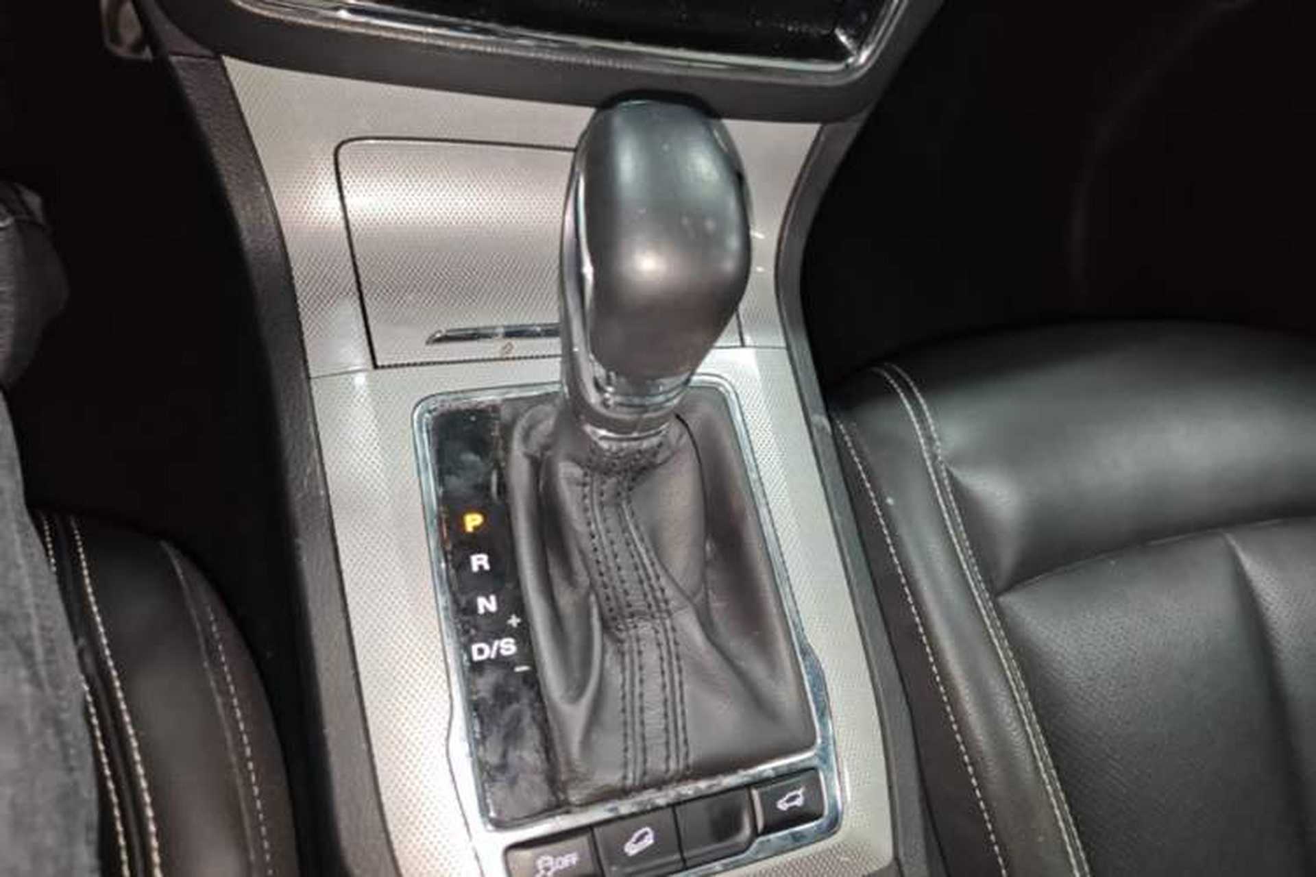 Used Roewe RX5 2018 30T Two-Wheel Drive Automatic Internet Smart Edition Gear Lever