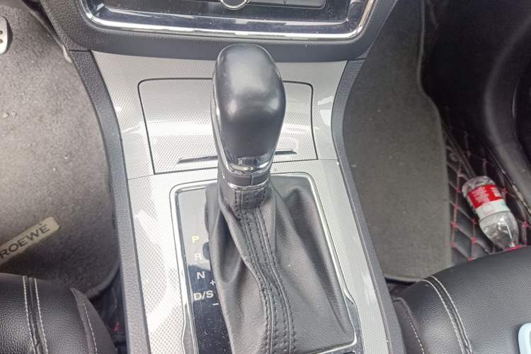 Used Roewe RX5 2018 20T Two-Wheel Drive Automatic Internet Smart Luxury Edition Gear Lever