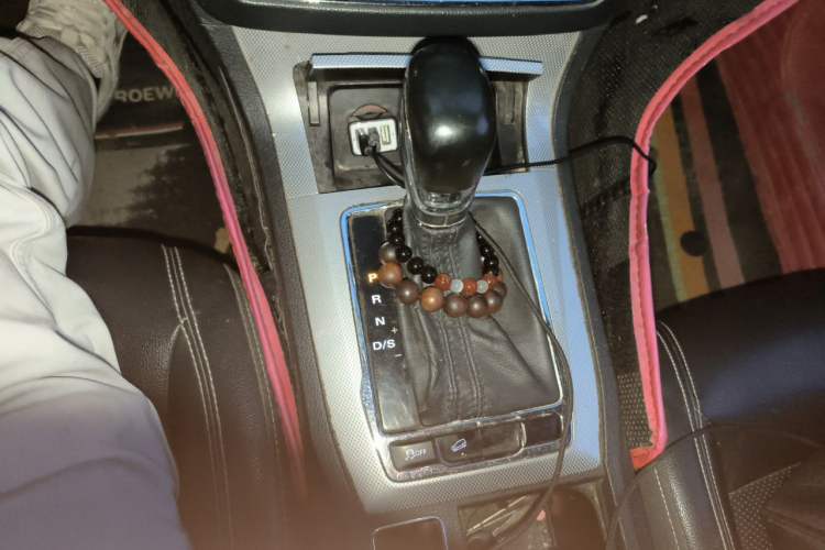Used Roewe RX5 2018 20T Two-Wheel Drive Automatic Flagship Edition Gear Lever