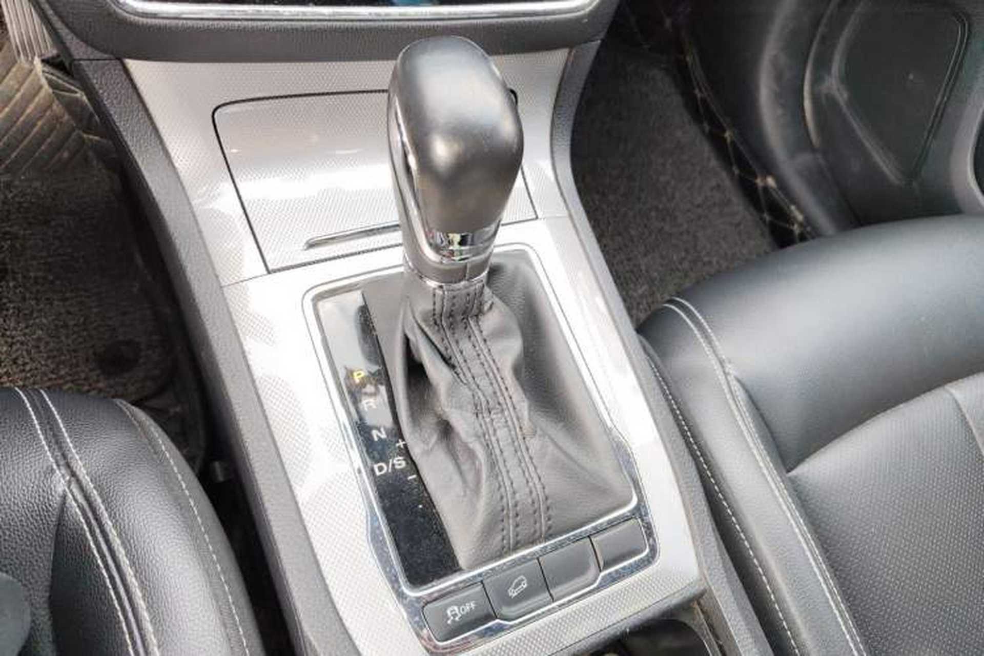 Used Roewe RX5 2018 20T Two-Wheel Drive Automatic Flagship Edition Gear Lever
