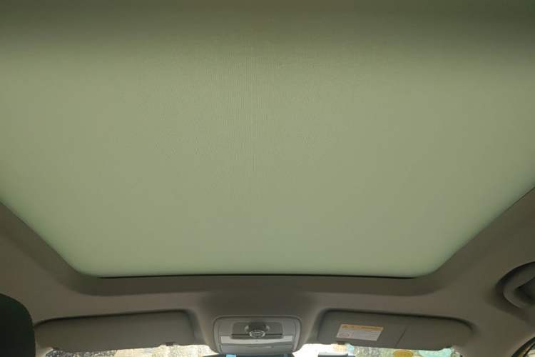 Used Roewe RX5 2018 20T Two-Wheel Drive Automatic Flagship Edition Headliner