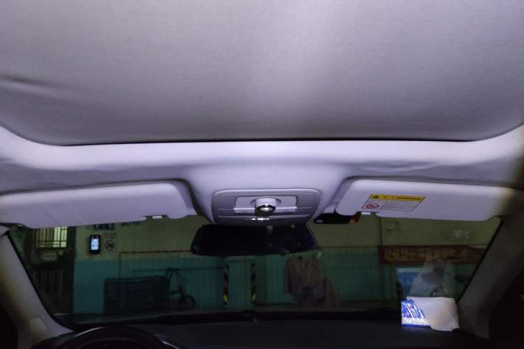 Used Roewe RX5 2018 20T Two-Wheel Drive Automatic Internet Smart Edition Headliner