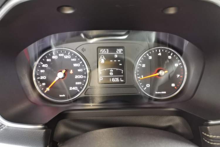 Used Roewe RX5 2018 20T Two-Wheel Drive Automatic Internet Smart Edition Instrument Cluster