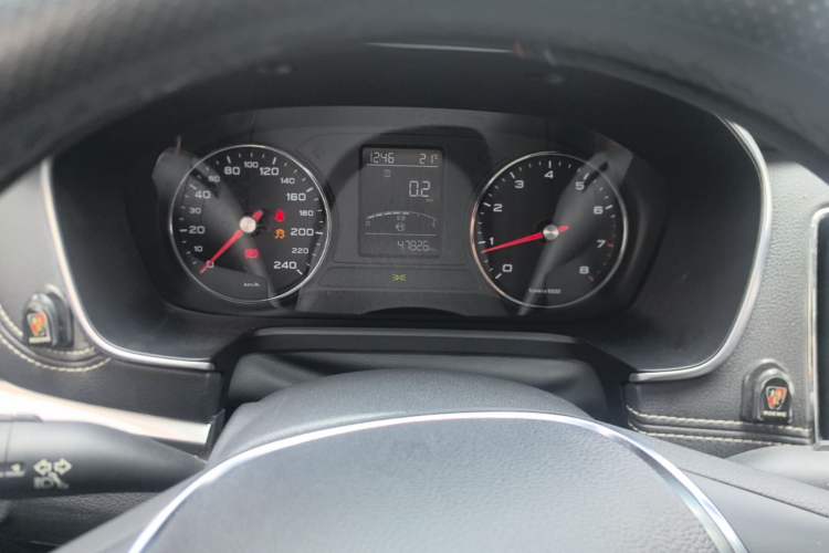 Used Roewe RX5 2018 20T Two-Wheel Drive Manual Internet Smart Edition Instrument Cluster