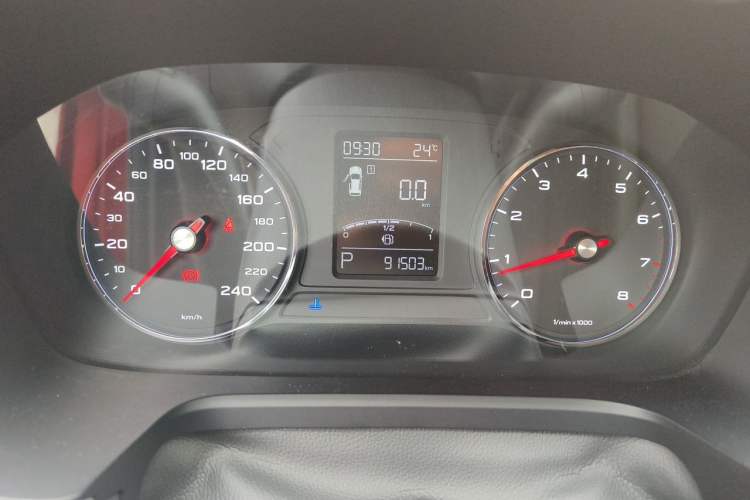 Used Roewe RX5 2018 20T Two-Wheel Drive Automatic Internet Smart Edition Instrument Cluster