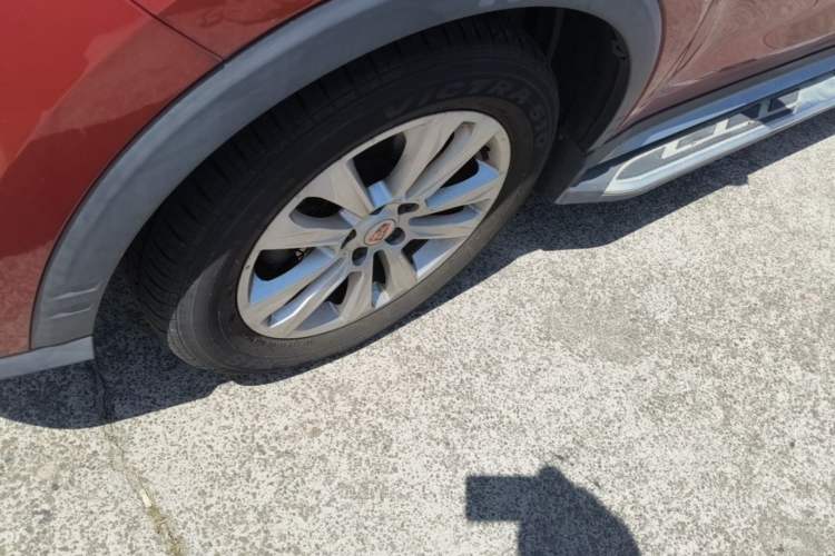 Used Roewe RX5 2018 20T Two-Wheel Drive Automatic Internet Smart Edition Left Front Wheel Hub