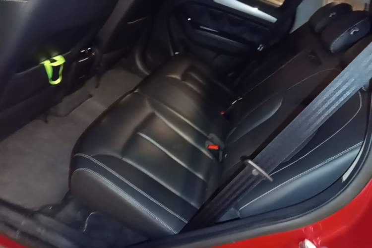 Used Roewe RX5 2018 20T Two-Wheel Drive Automatic Flagship Edition Left Rear Seat
